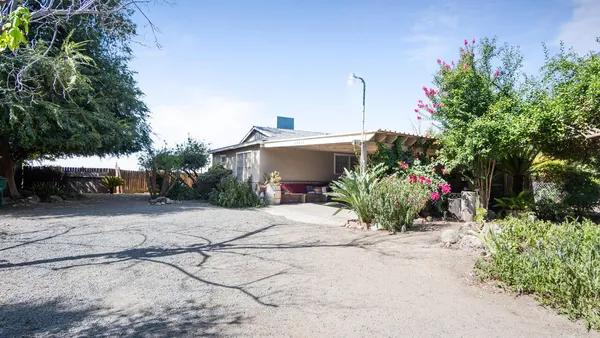 $299,000 | 24351 Ave 216, Lindsay, CA 93247