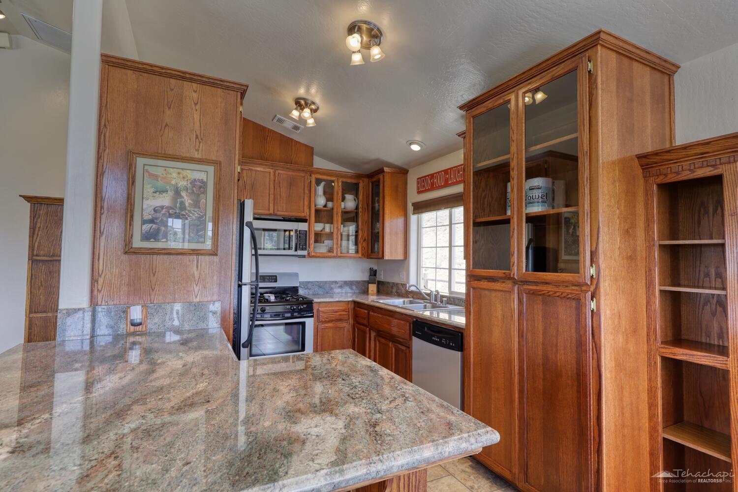 30701 Fox Ridge Court Tehachapi, CA 93561 - Photo 15 of 42 Gallery Image 15
