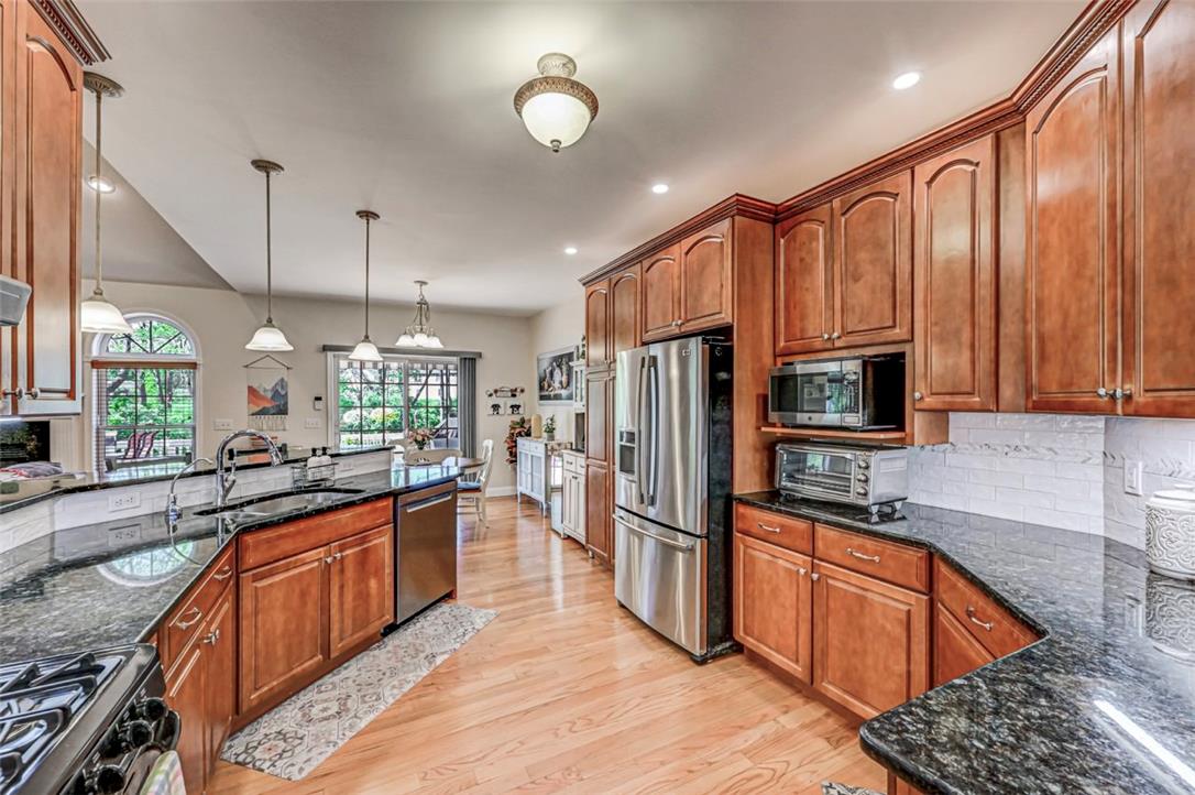 112 Michaels Run Road Stroudsburg, PA 18360 - Photo 26 of 69 All of the stainless steel appliances are included in this well-appointed home.