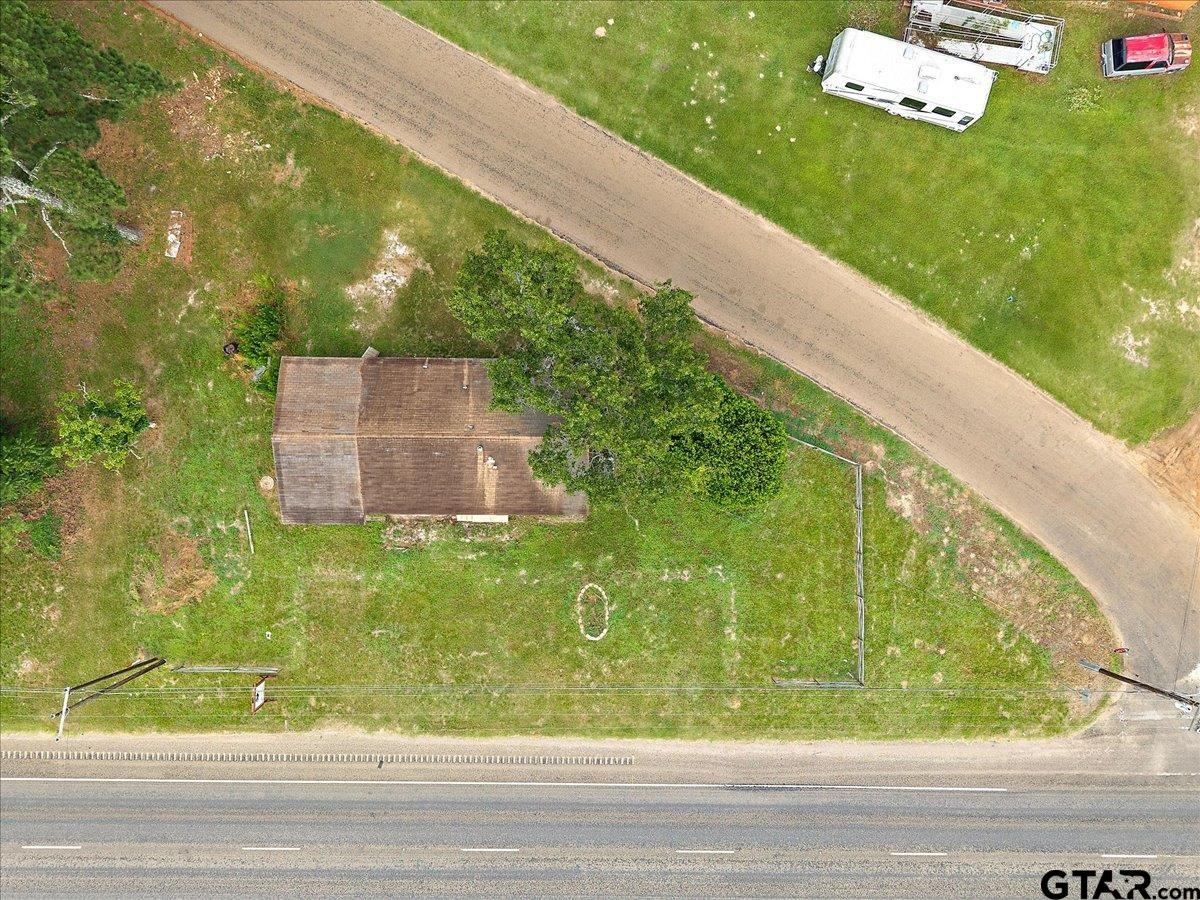 1535 North Dickinson Drive Rusk, TX 75785 - Photo 4 of 18 a view of a garden from a balcony