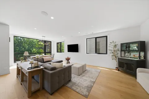 $799,000 | 1450 North Bosworth Avenue, Unit 2, Chicago, IL 60642
