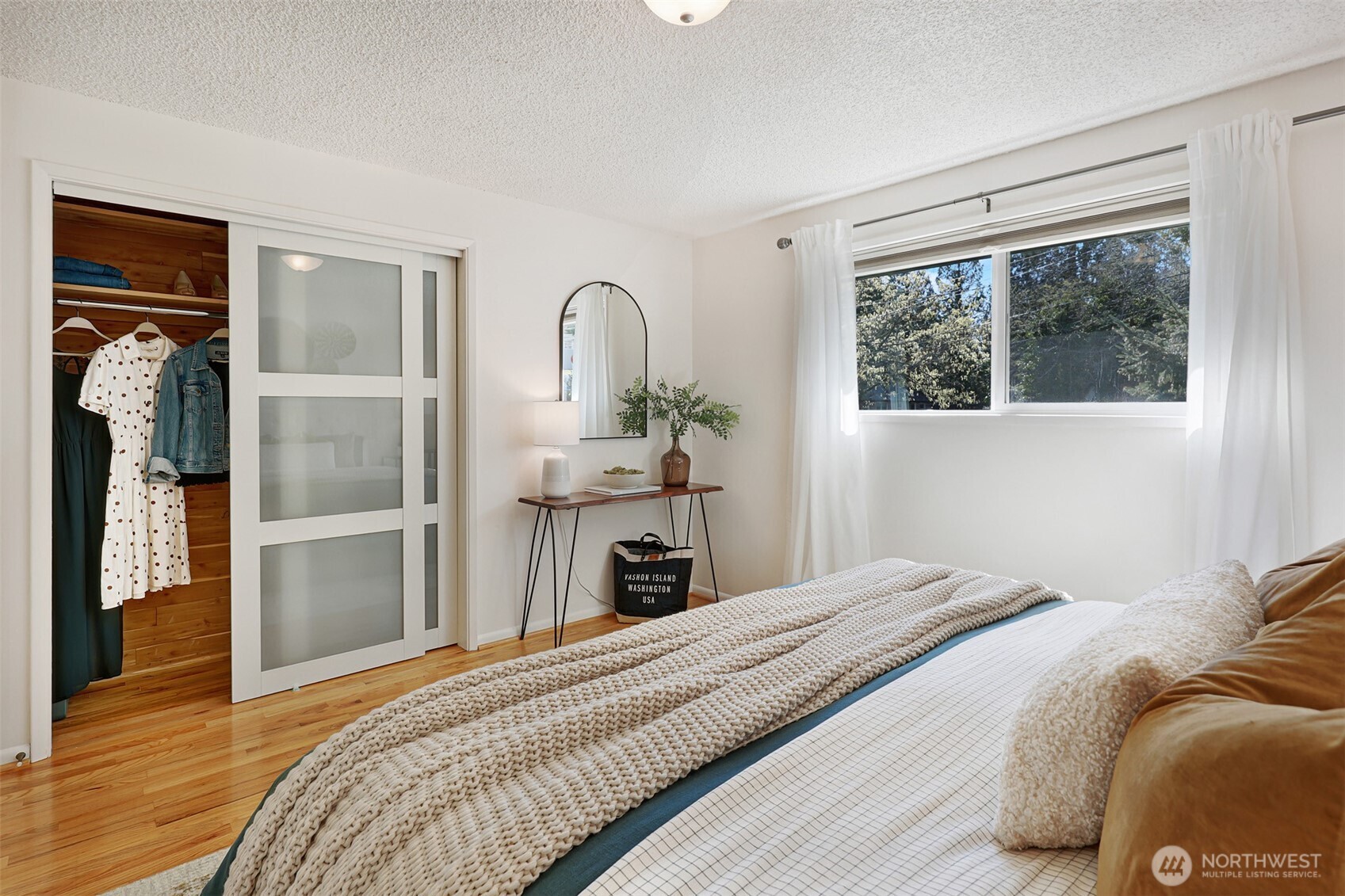 10618 35th Avenue Southwest Seattle, WA 98146 - Photo 6 of 23