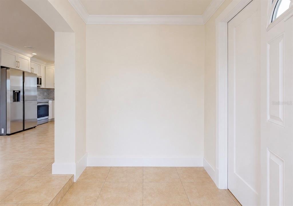 404 12th Street Southwest Ruskin, FL 33570 - Photo 4 of 49