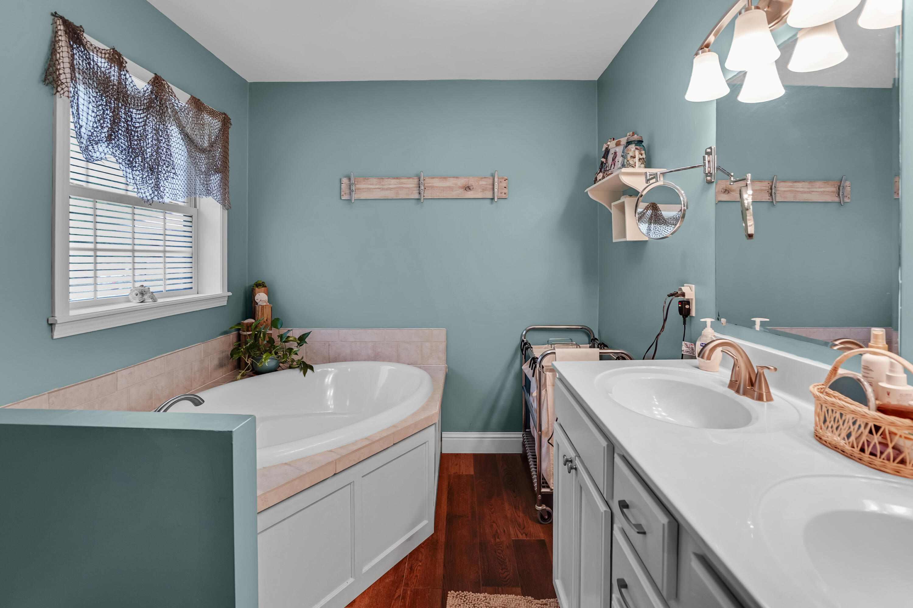 401 Whisperway Road Moneta, VA 24121 - Photo 22 of 60 Primary Bathroom