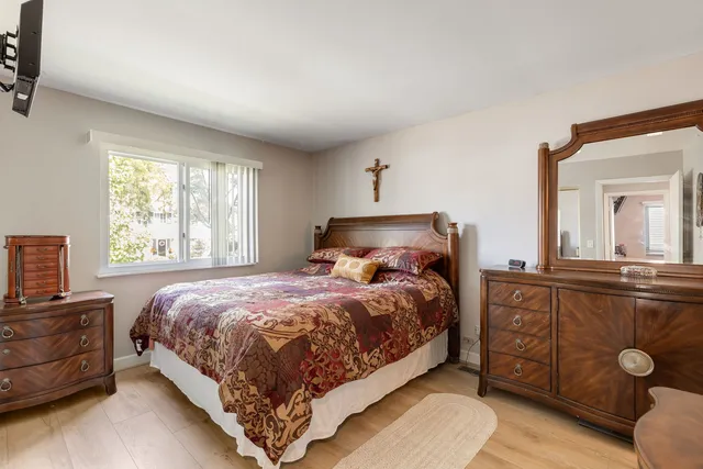 $510,000 | 1151 Whitehall Street, Lombard, IL 60148