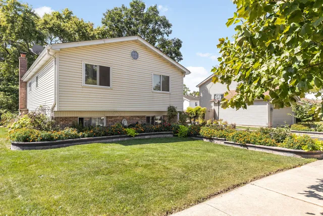 $510,000 | 1151 Whitehall Street, Lombard, IL 60148