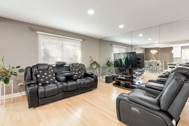 $510,000 | 1151 Whitehall Street, Lombard, IL 60148