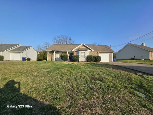 $1,800 | 1209 Akins Ridge Drive, La Vergne, TN 37086