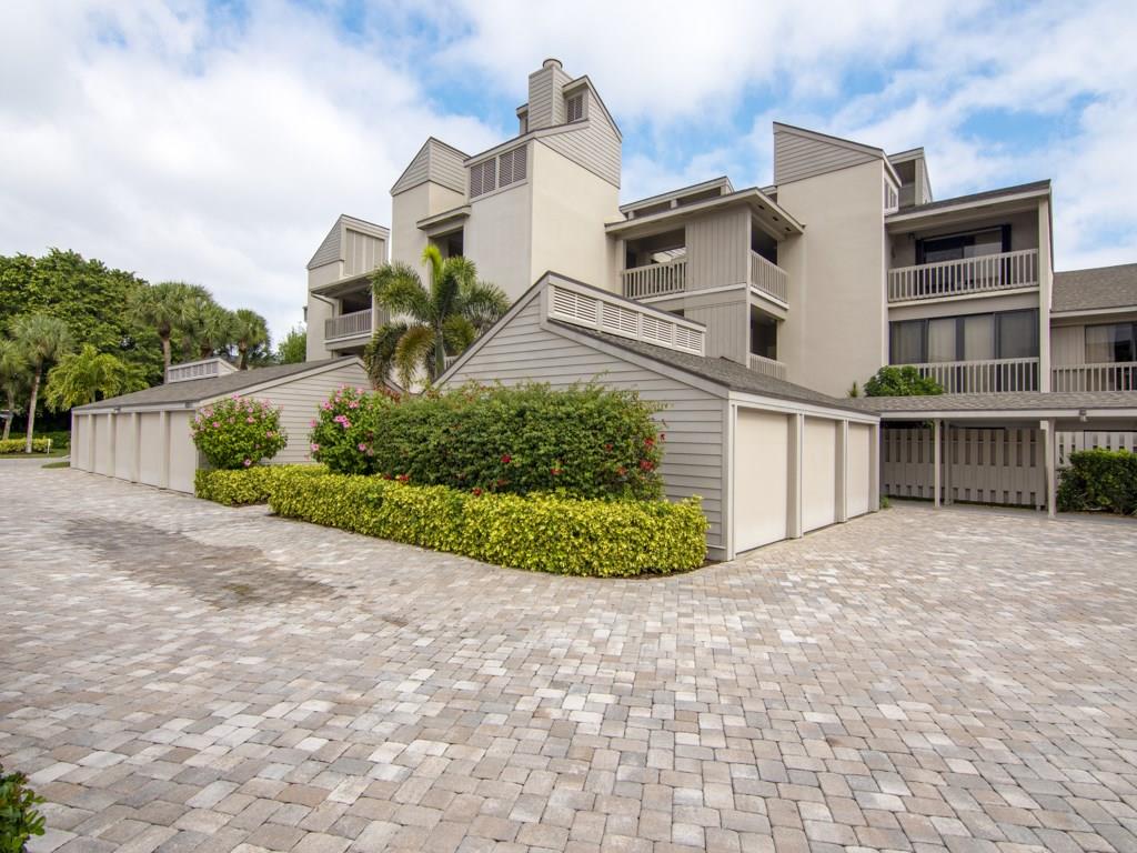 1880 Bay Road, Unit 220I Vero Beach, FL 32963 - Photo 2 of 28