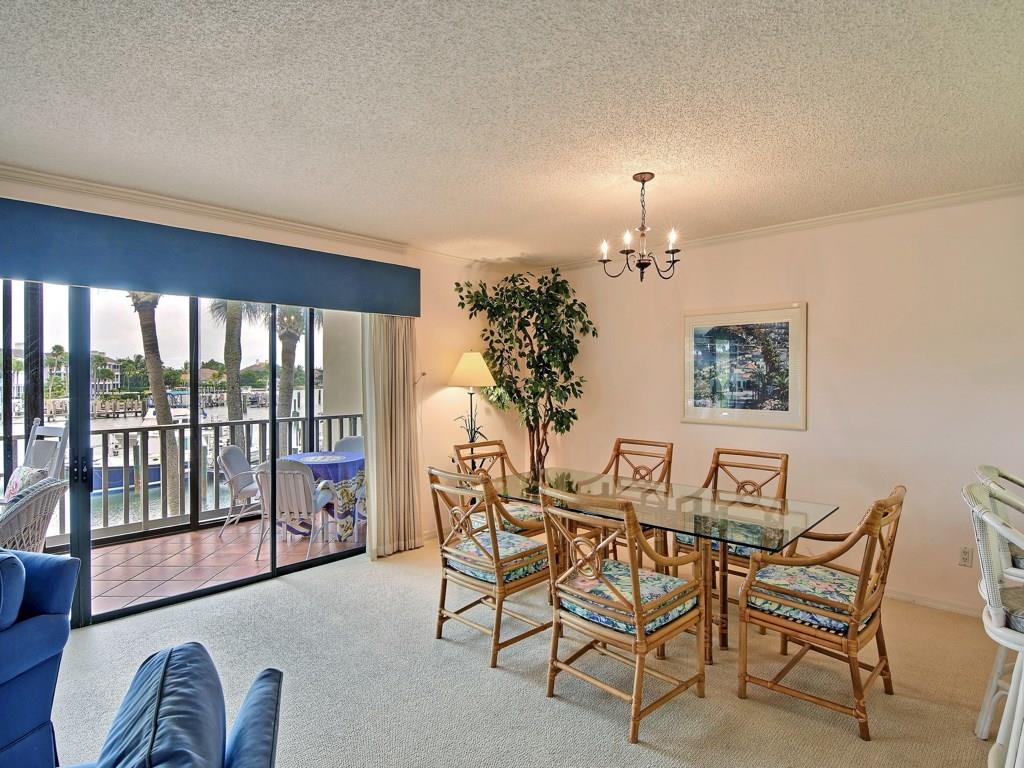 1880 Bay Road, Unit 220I Vero Beach, FL 32963 - Photo 11 of 28