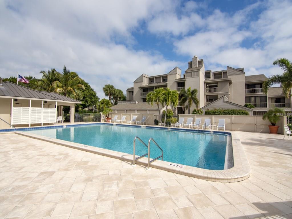 1880 Bay Road, Unit 220I Vero Beach, FL 32963 - Photo 25 of 28