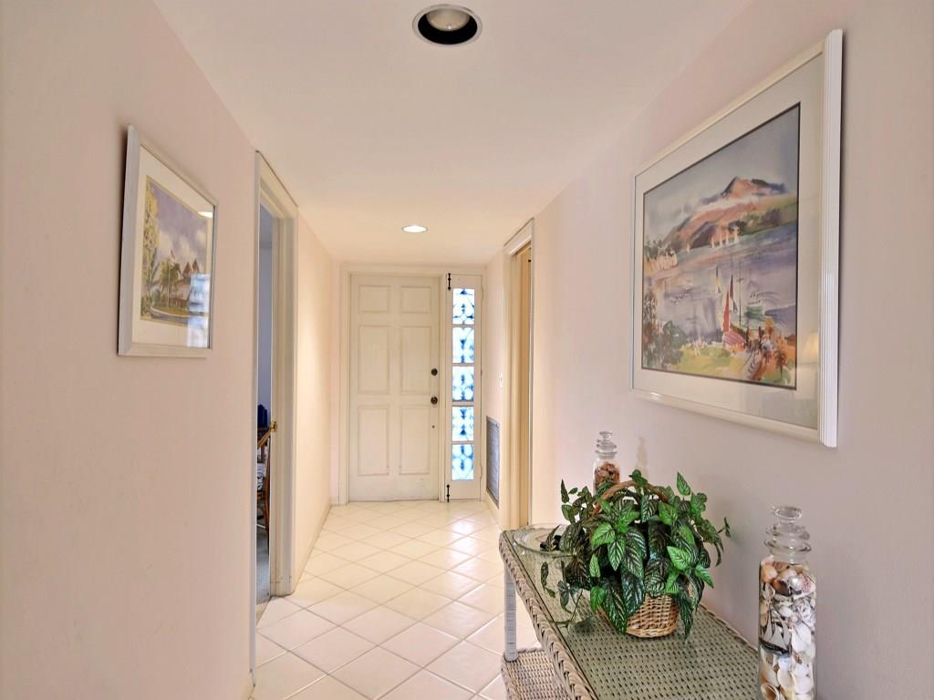 1880 Bay Road, Unit 220I Vero Beach, FL 32963 - Photo 6 of 28