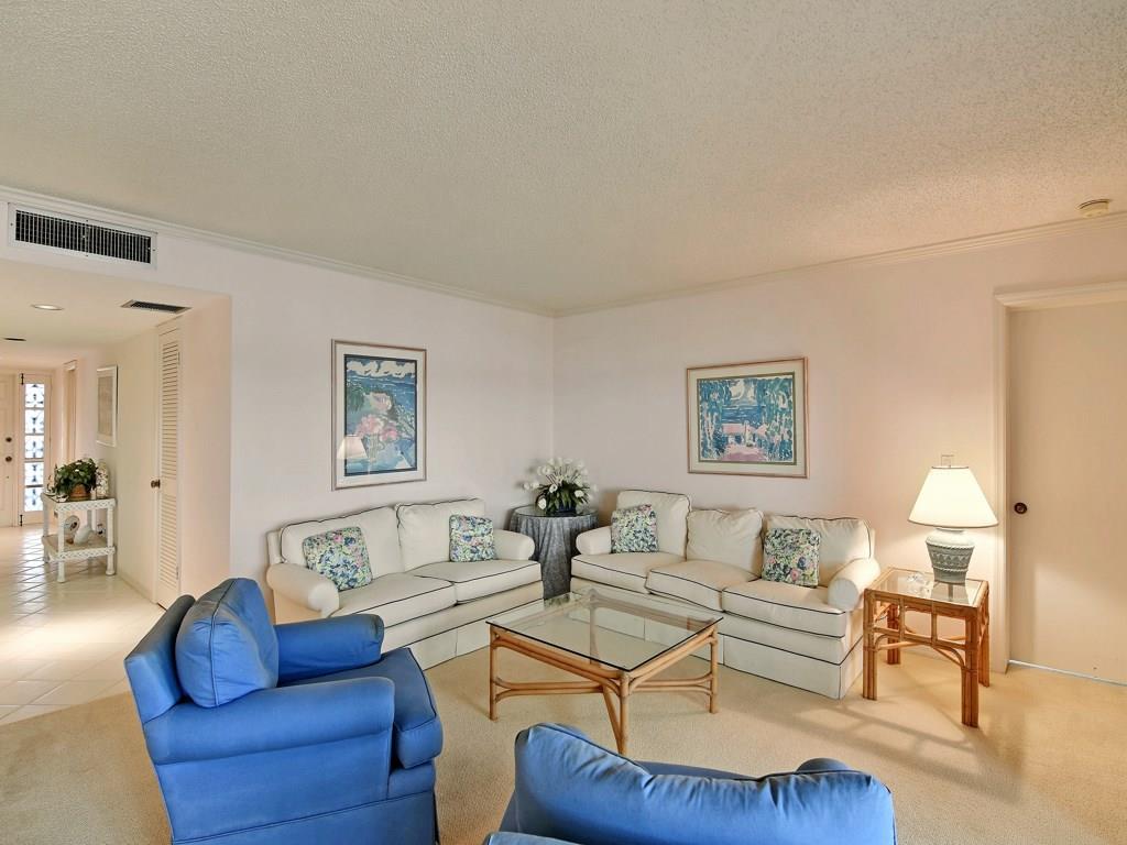 1880 Bay Road, Unit 220I Vero Beach, FL 32963 - Photo 7 of 28