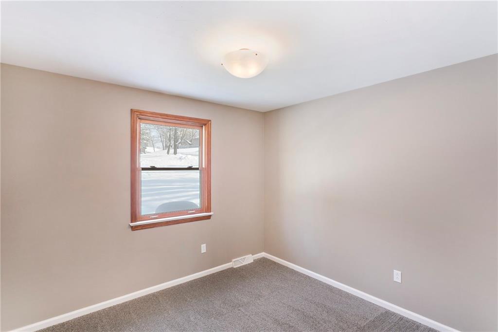 121 Palmer Road Pittsburgh, PA 15239 - Photo 11 of 20