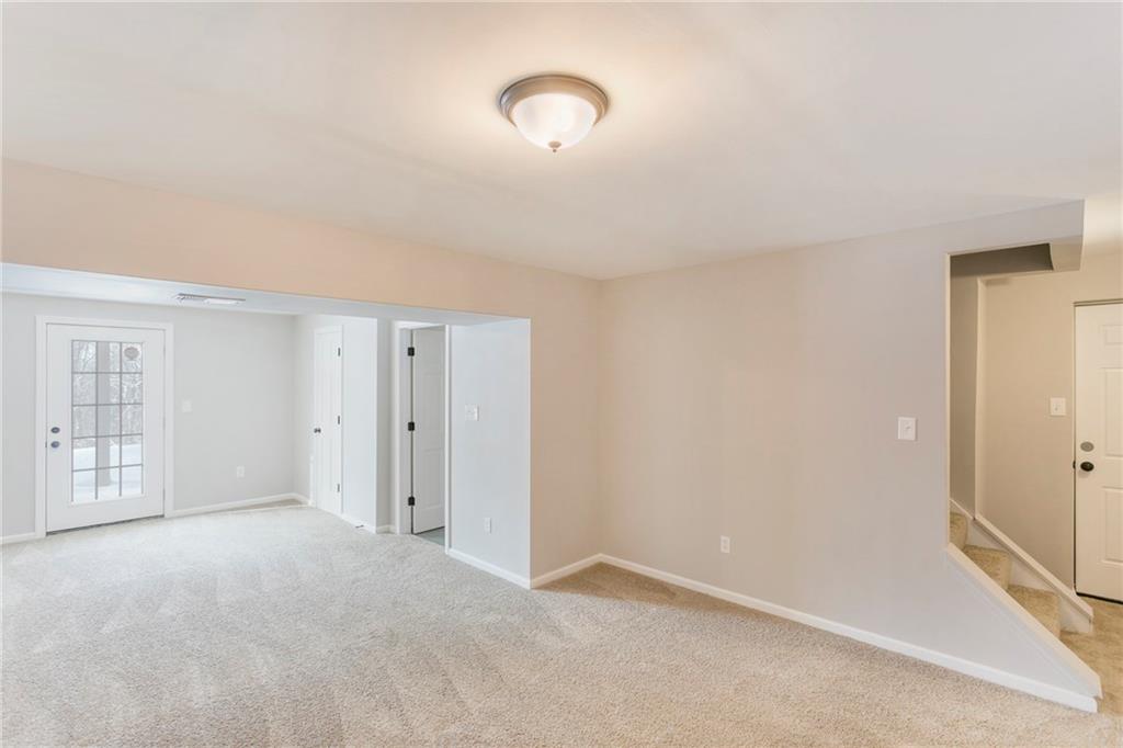 121 Palmer Road Pittsburgh, PA 15239 - Photo 14 of 20
