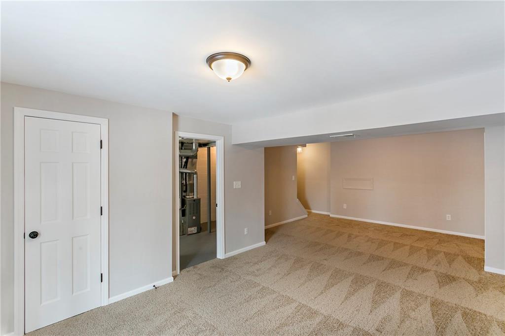121 Palmer Road Pittsburgh, PA 15239 - Photo 15 of 20
