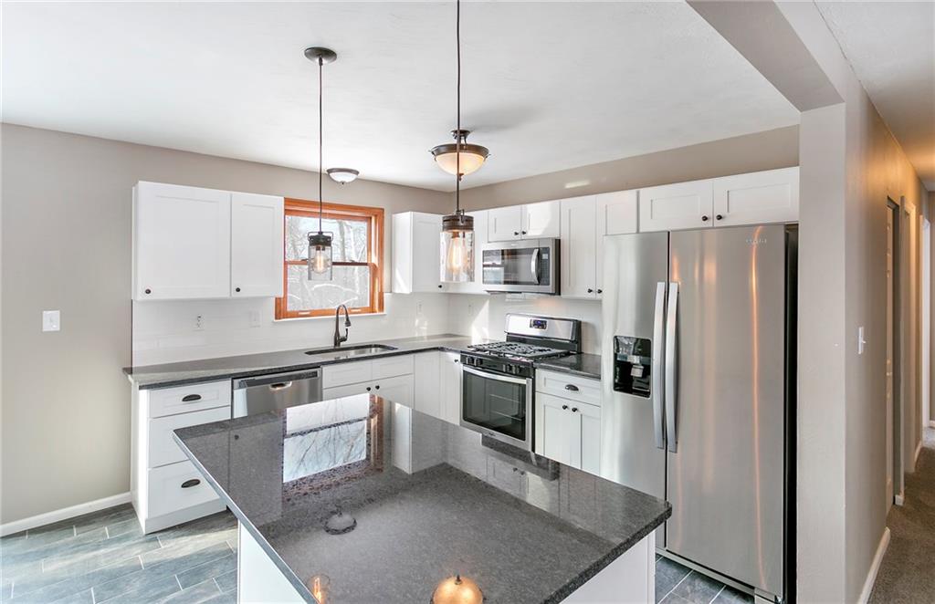 121 Palmer Road Pittsburgh, PA 15239 - Photo 4 of 20