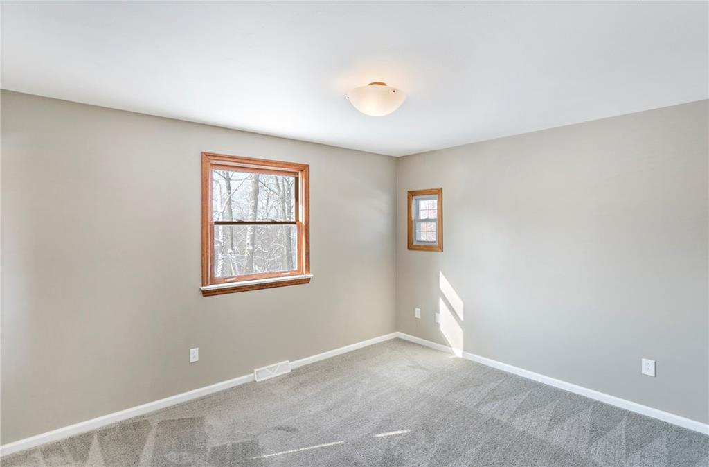 121 Palmer Road Pittsburgh, PA 15239 - Photo 8 of 20