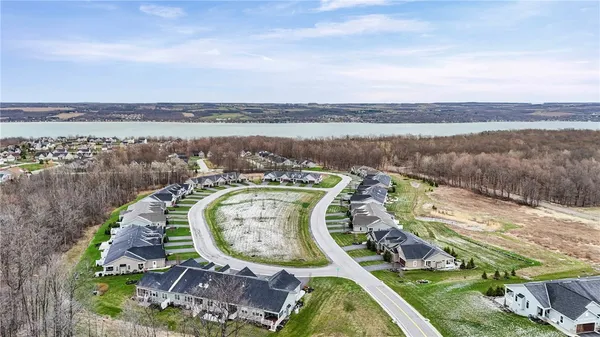 $549,900 | 6002 Woodvine Rise, Canandaigua, NY 14424