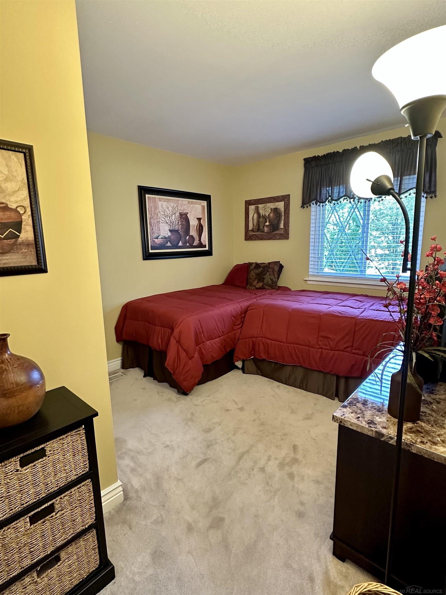 29281 Hayes Road Warren, MI 48088 - Photo 16 of 21 50149122-20F21642-0C27-40D6-AE60-BFEA180D1C70.JPG