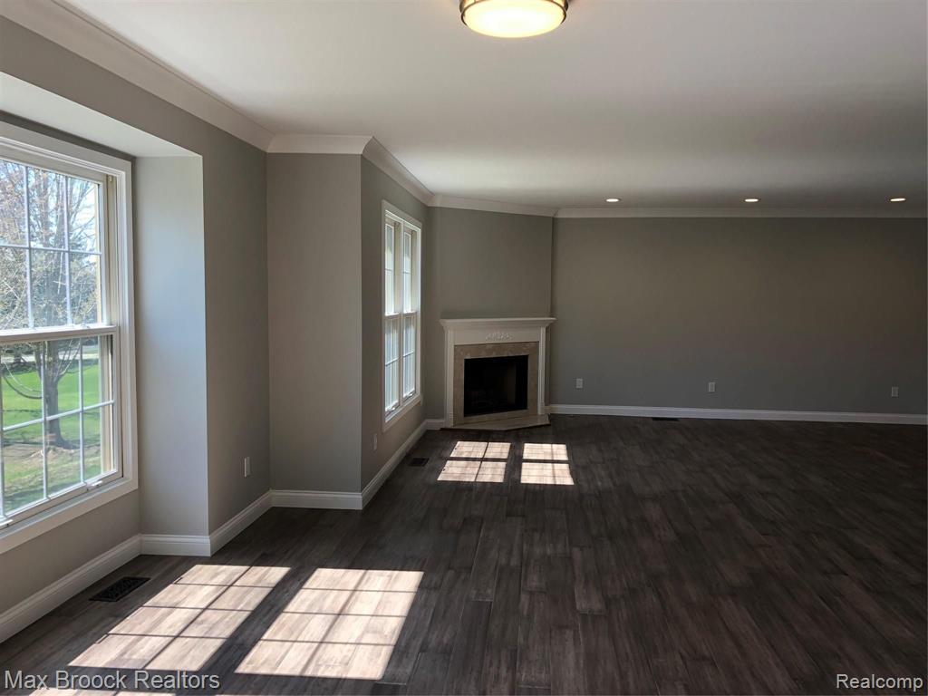 6455 Noble Road West Bloomfield, MI 48322 - Photo 9 of 44
