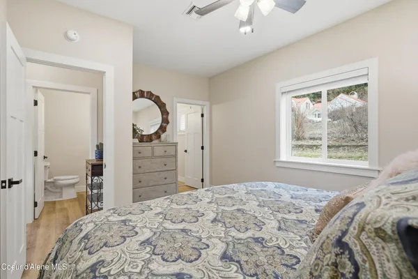 $794,000 | 312 Ellisport Street, Hope, ID 83836