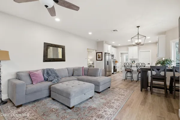 $799,000 | 312 Ellisport Street, Hope, ID 83836