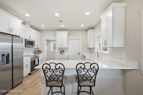 $799,000 | 312 Ellisport Street, Hope, ID 83836