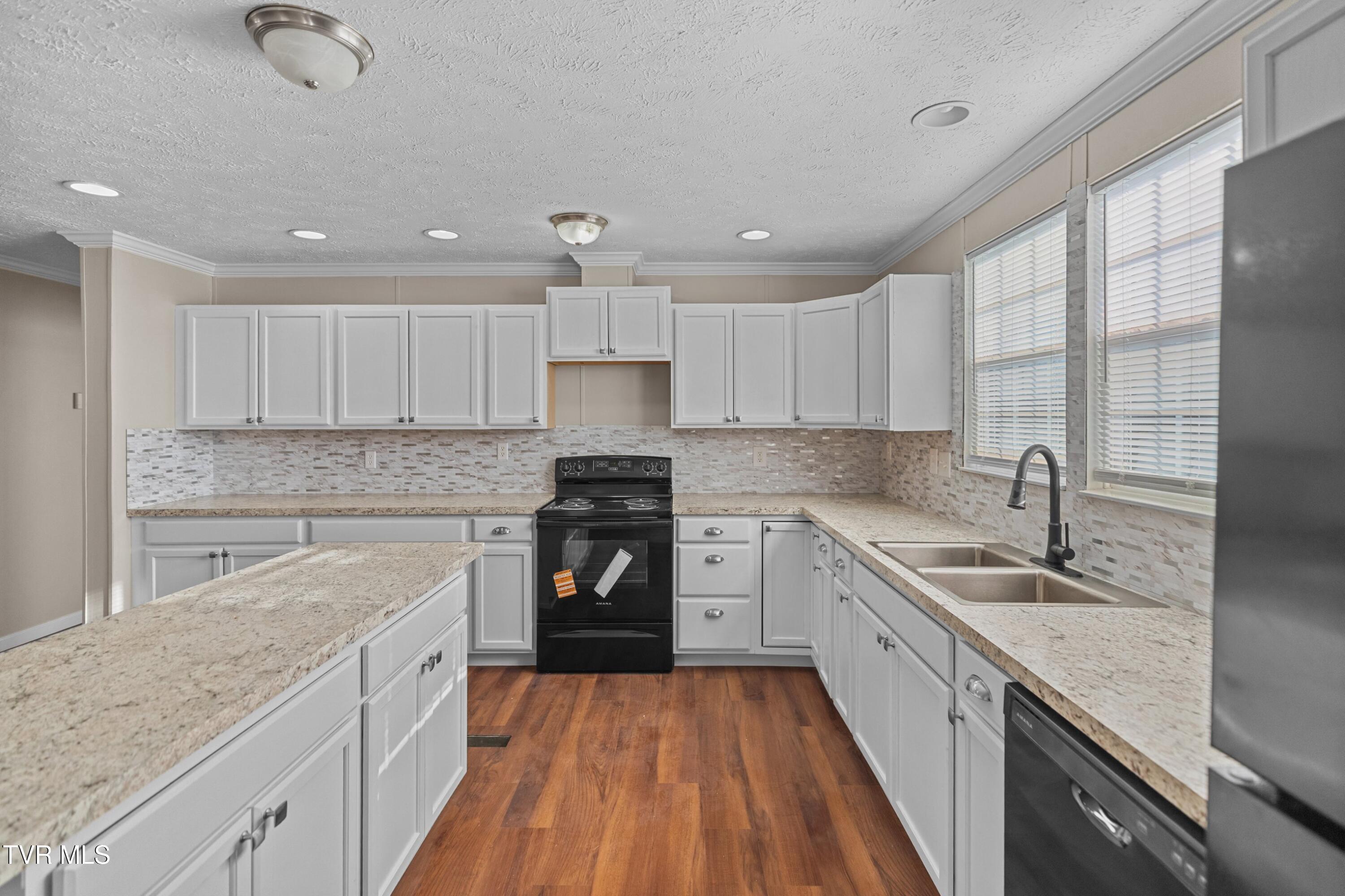 311 Spring Street Clinton, TN 37716 - Photo 11 of 40 010-311SpringStreet-Clinton-TN-37716-SMA