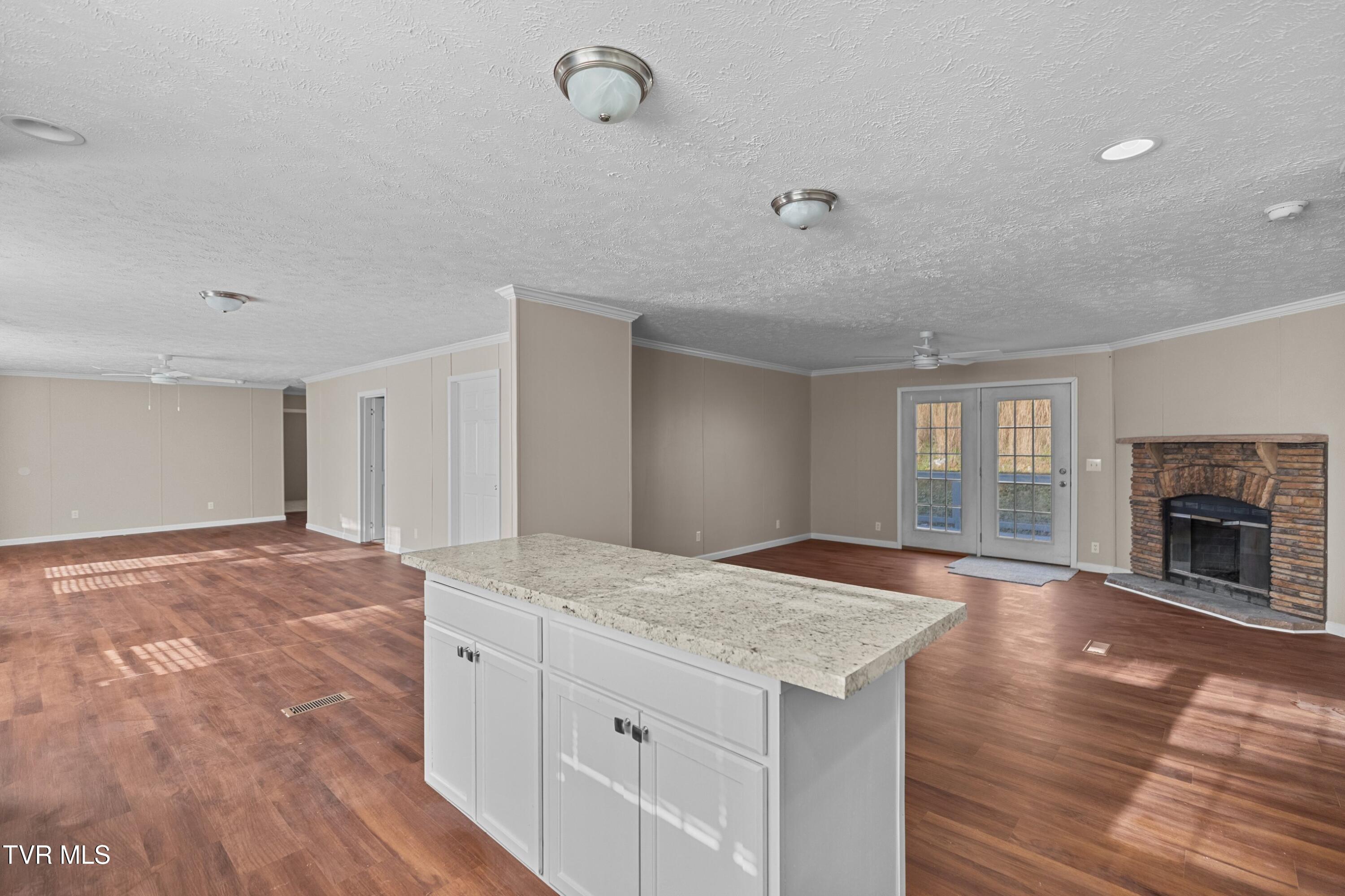 311 Spring Street Clinton, TN 37716 - Photo 12 of 40 011-311SpringStreet-Clinton-TN-37716-SMA