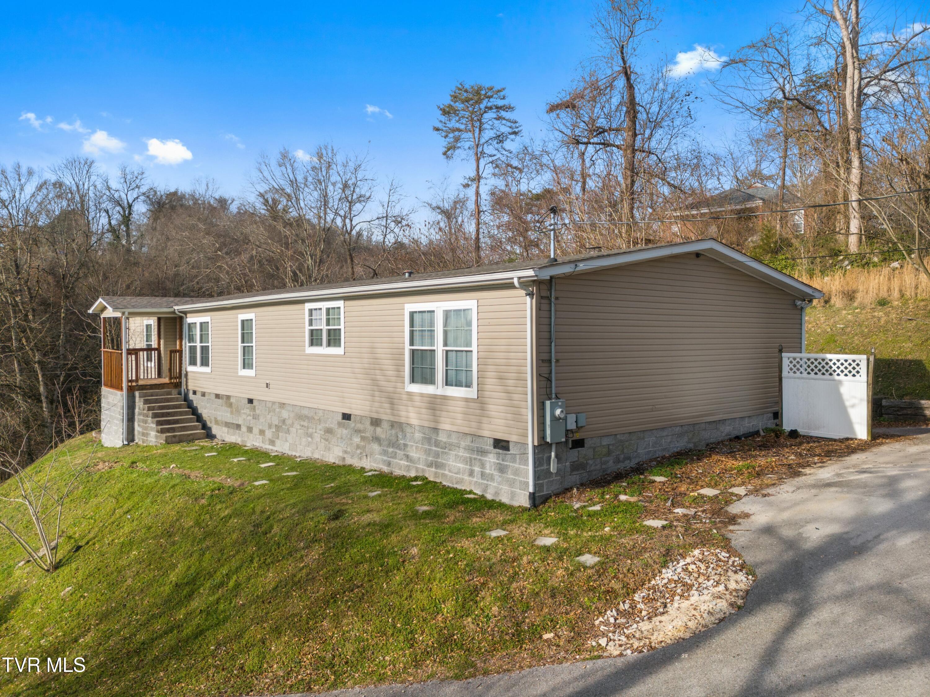311 Spring Street Clinton, TN 37716 - Photo 38 of 40 040-311SpringStreet-Clinton-TN-37716-SMA