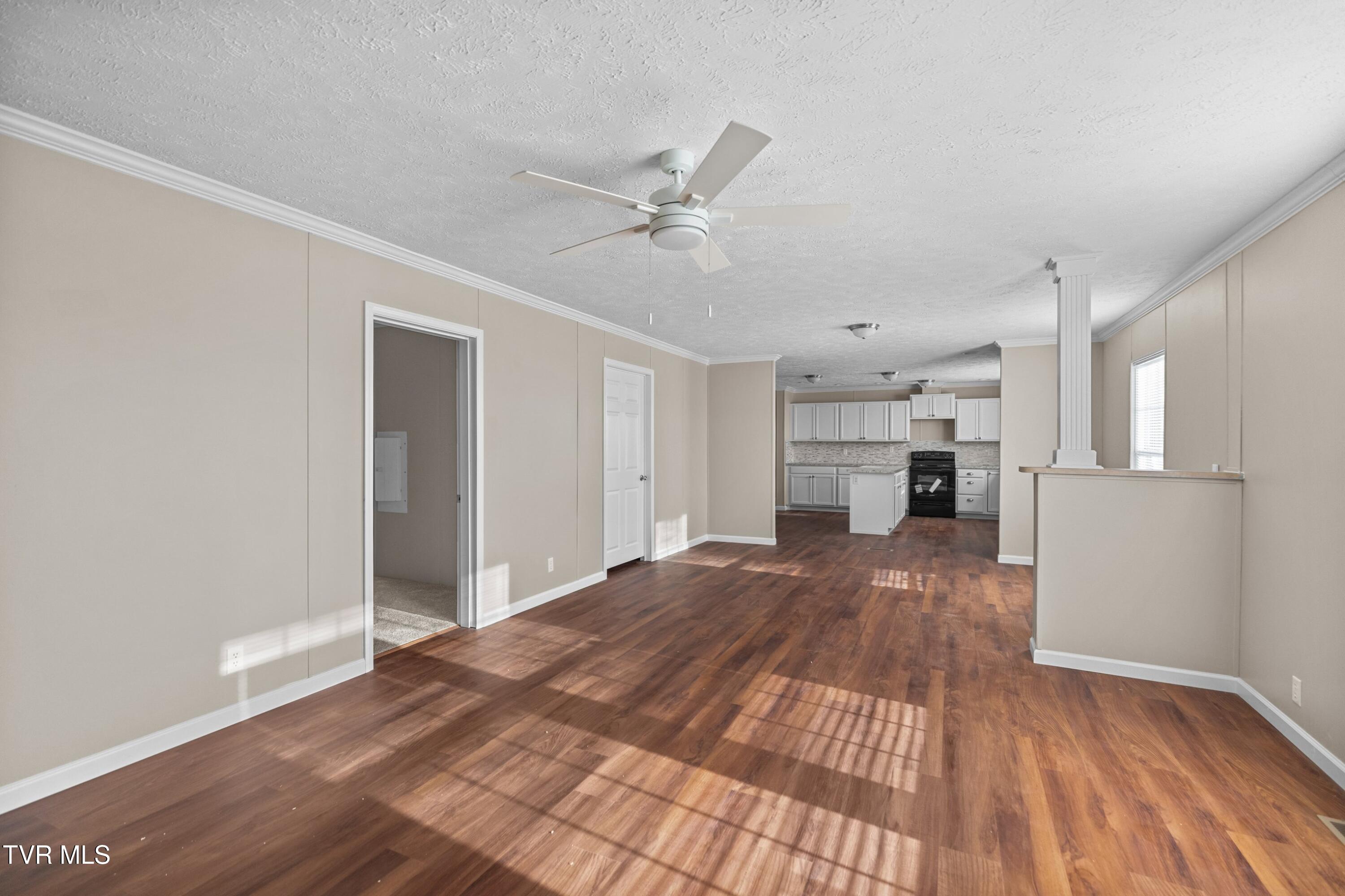 311 Spring Street Clinton, TN 37716 - Photo 6 of 40 005-311SpringStreet-Clinton-TN-37716-SMA