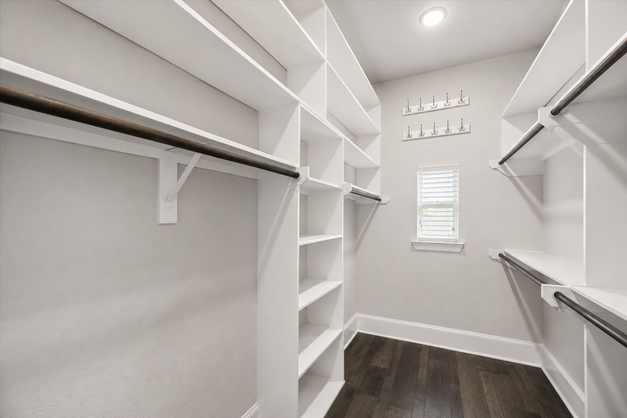 1907 Sapphire Pines Lane Rosenberg, TX 77469 - Photo 18 of 43 HUGE WALK-IN CLOSET WITH BUILT-INS!