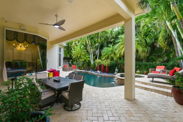 $1,495,000 | 6321 Vía Venetia North, Delray Beach, FL 33484