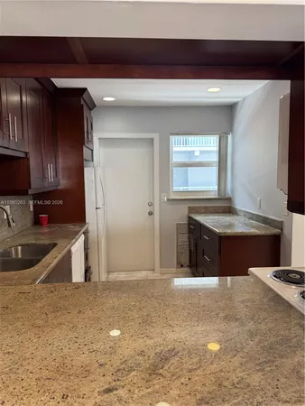 $1,800 | 215 Southeast 3rd Avenue, Unit 305A, Hallandale Beach, FL 33009