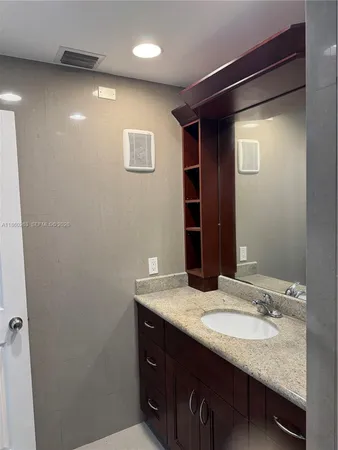 $1,800 | 215 Southeast 3rd Avenue, Unit 305A, Hallandale Beach, FL 33009