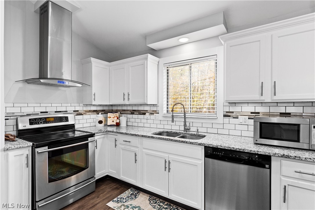 1179 Monarch Road Cleveland, OH 44121 - Photo 11 of 35 Gallery Image 11