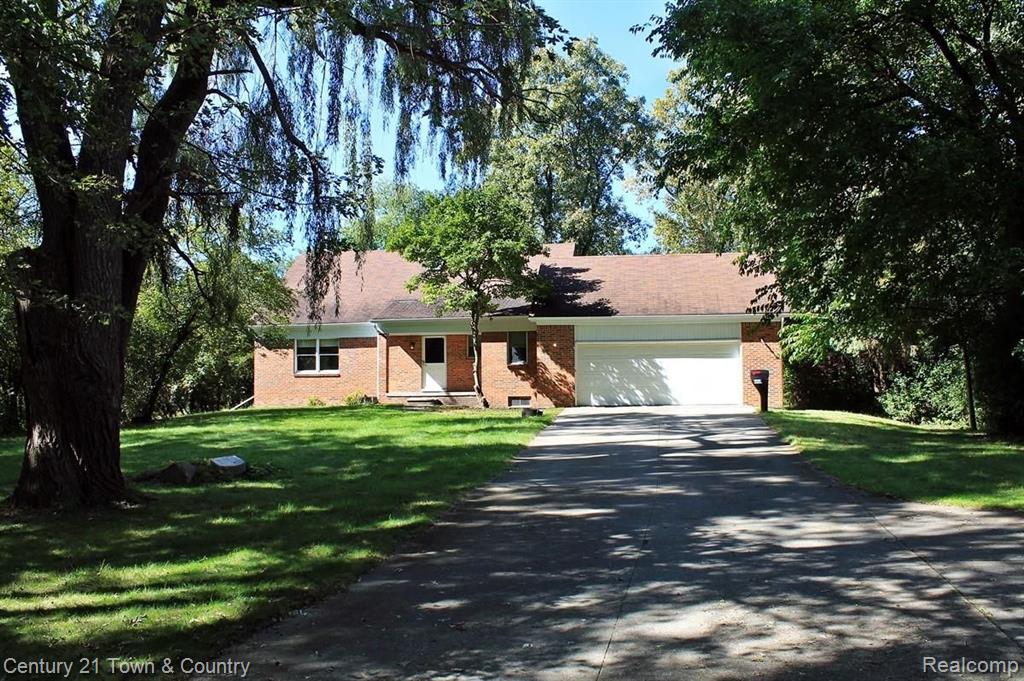 31011 Pear Ridge Farmington Hills, MI 48334 - Photo 1 of 53