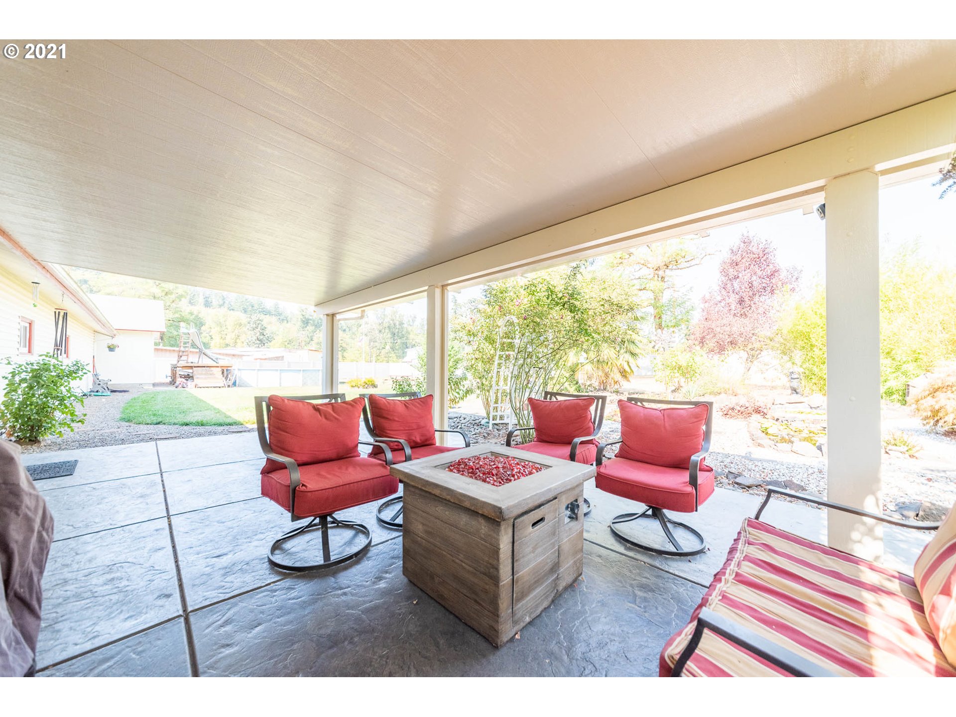 38383 Dexter Road Dexter, OR 97431 - Photo 19 of 32 a outdoor sitting area with furniture and a large window