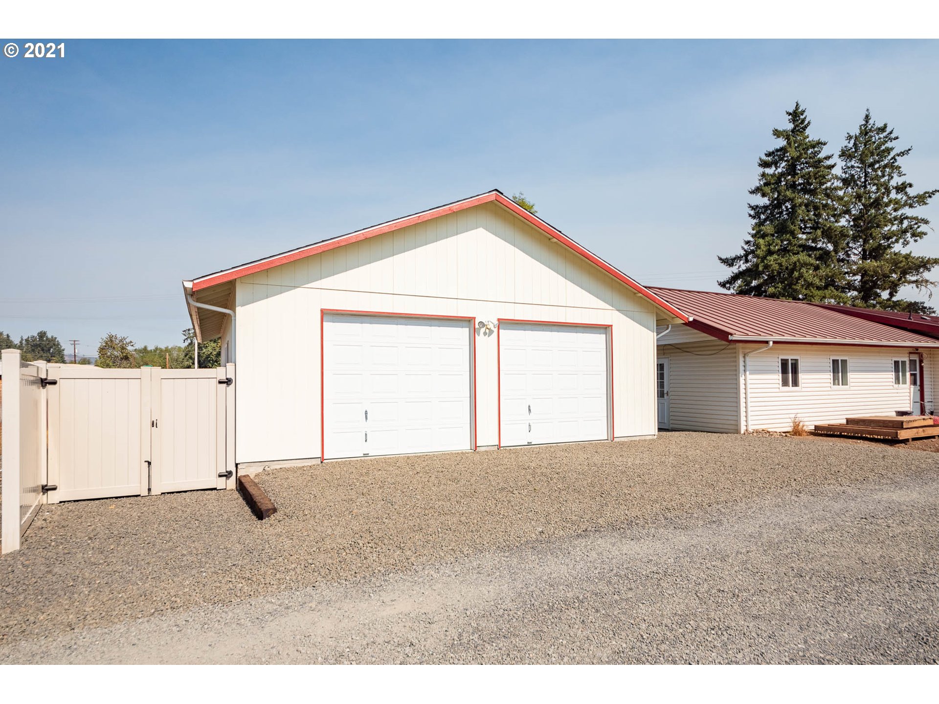 38383 Dexter Road Dexter, OR 97431 - Photo 24 of 32 a view of a house with a yard