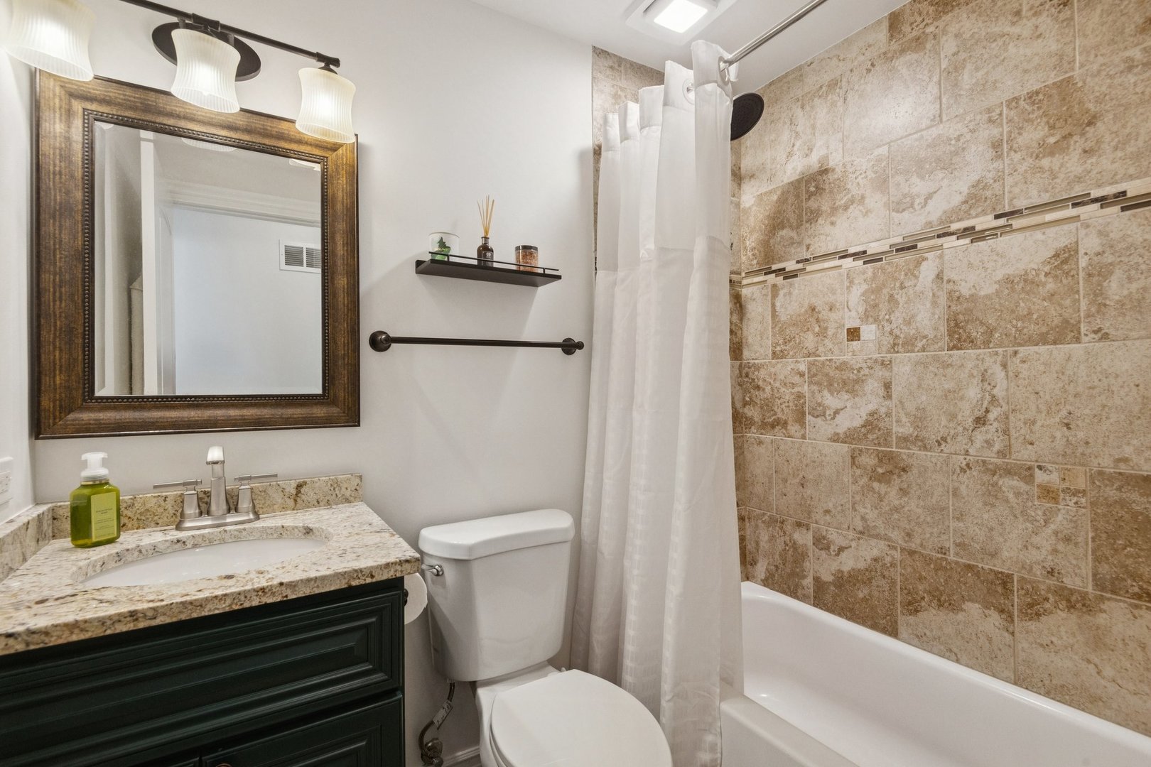9001 East Prairie Road Evanston, IL 60203 - Photo 16 of 26