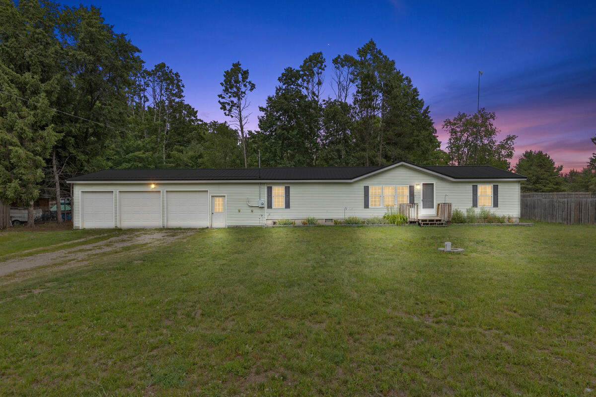 18720 Stonehouse Road Hersey, MI 49639 - Photo 1 of 21 18720-Stonehouse_301