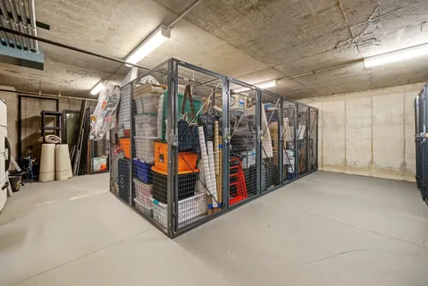 $359,000 | 2811 North Bell Avenue, Unit 403, Chicago, IL 60618