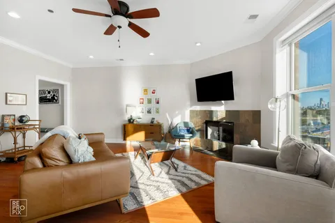 $359,000 | 2811 North Bell Avenue, Unit 403, Chicago, IL 60618