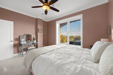 $359,000 | 2811 North Bell Avenue, Unit 403, Chicago, IL 60618