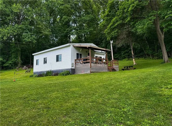 $224,900 | 129 Old Farm Lane, East Brady, PA 16028