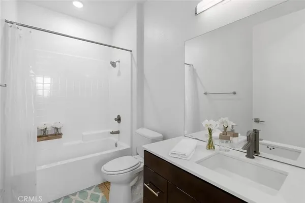 $4,950 | 2581 Arvia Street, Unit 24, Los Angeles, CA 90065