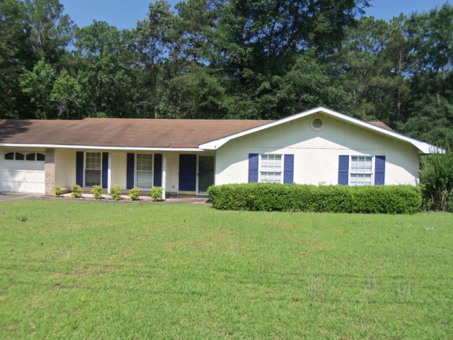 1316 Cambridge Road Dothan, AL 36305 - Photo 1 of 1 Main View