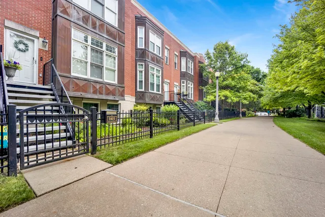 $344,999 | 1111 West 15th Street, Unit 224, Chicago, IL 60608