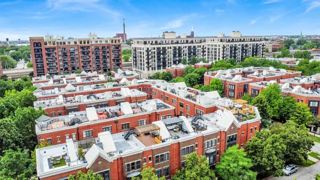 $344,999 | 1111 West 15th Street, Unit 224, Chicago, IL 60608